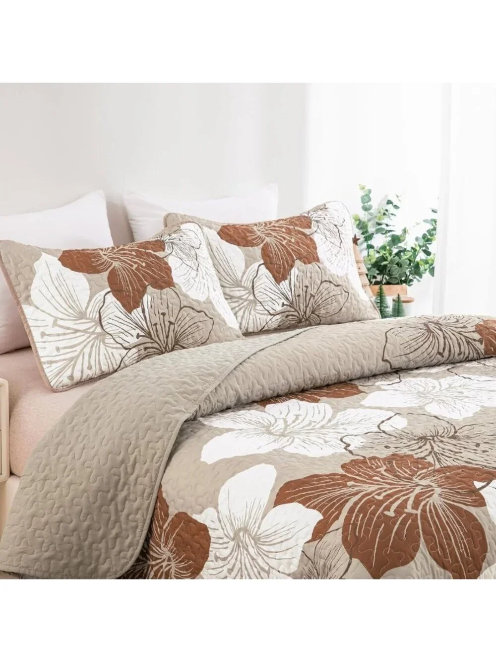 Cozy Taupe Floral King Size Quilt Set - 3 Piece Bedspread Coverlet for Fall